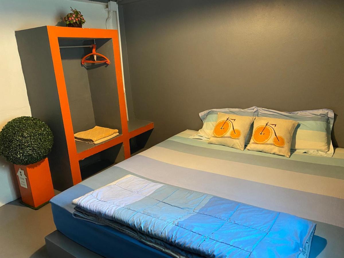 Love Cnx Guesthouse Chiang Mai Esterno foto