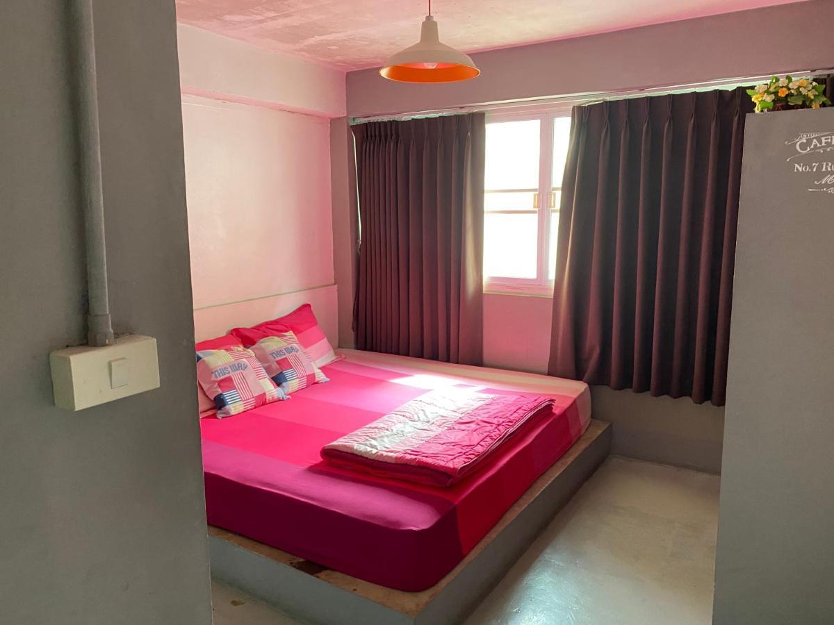 Love Cnx Guesthouse Chiang Mai Esterno foto
