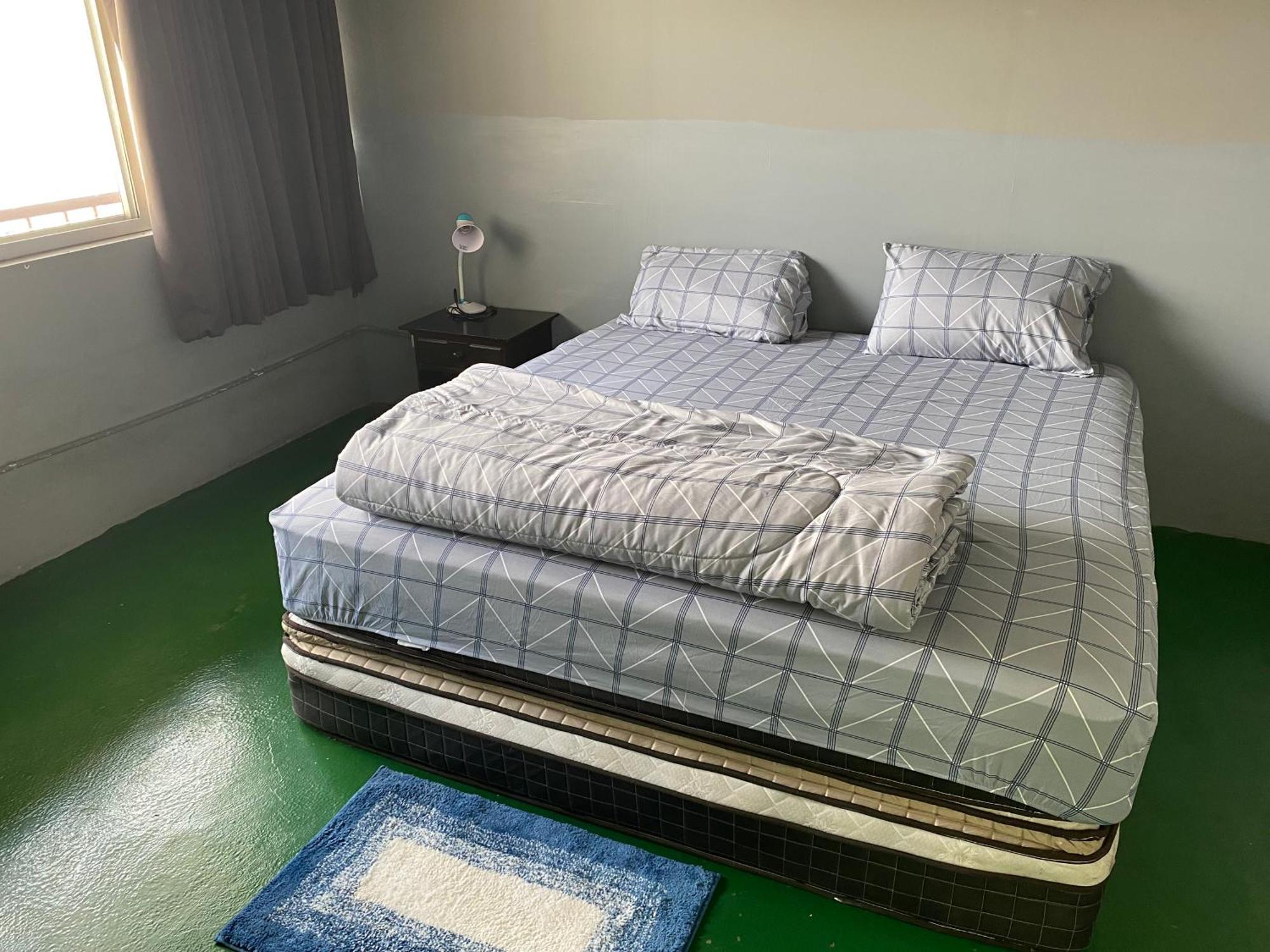 Love Cnx Guesthouse Chiang Mai Esterno foto