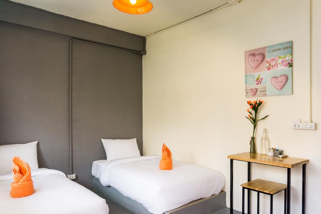 Love Cnx Guesthouse Chiang Mai Esterno foto