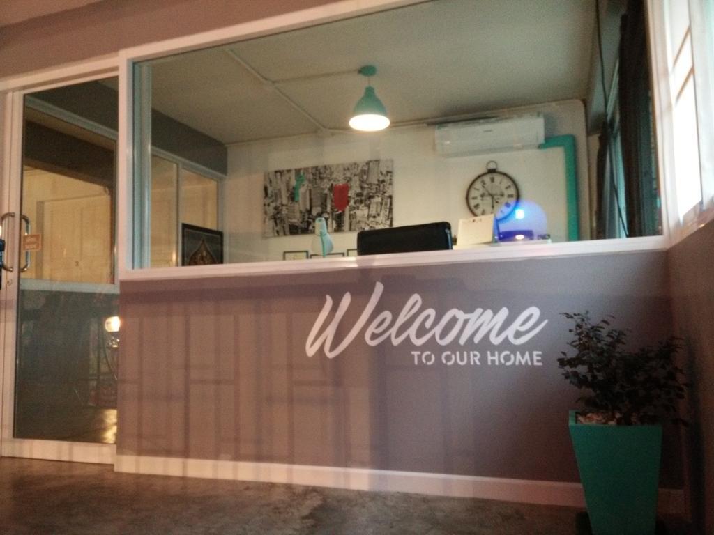 Love Cnx Guesthouse Chiang Mai Esterno foto