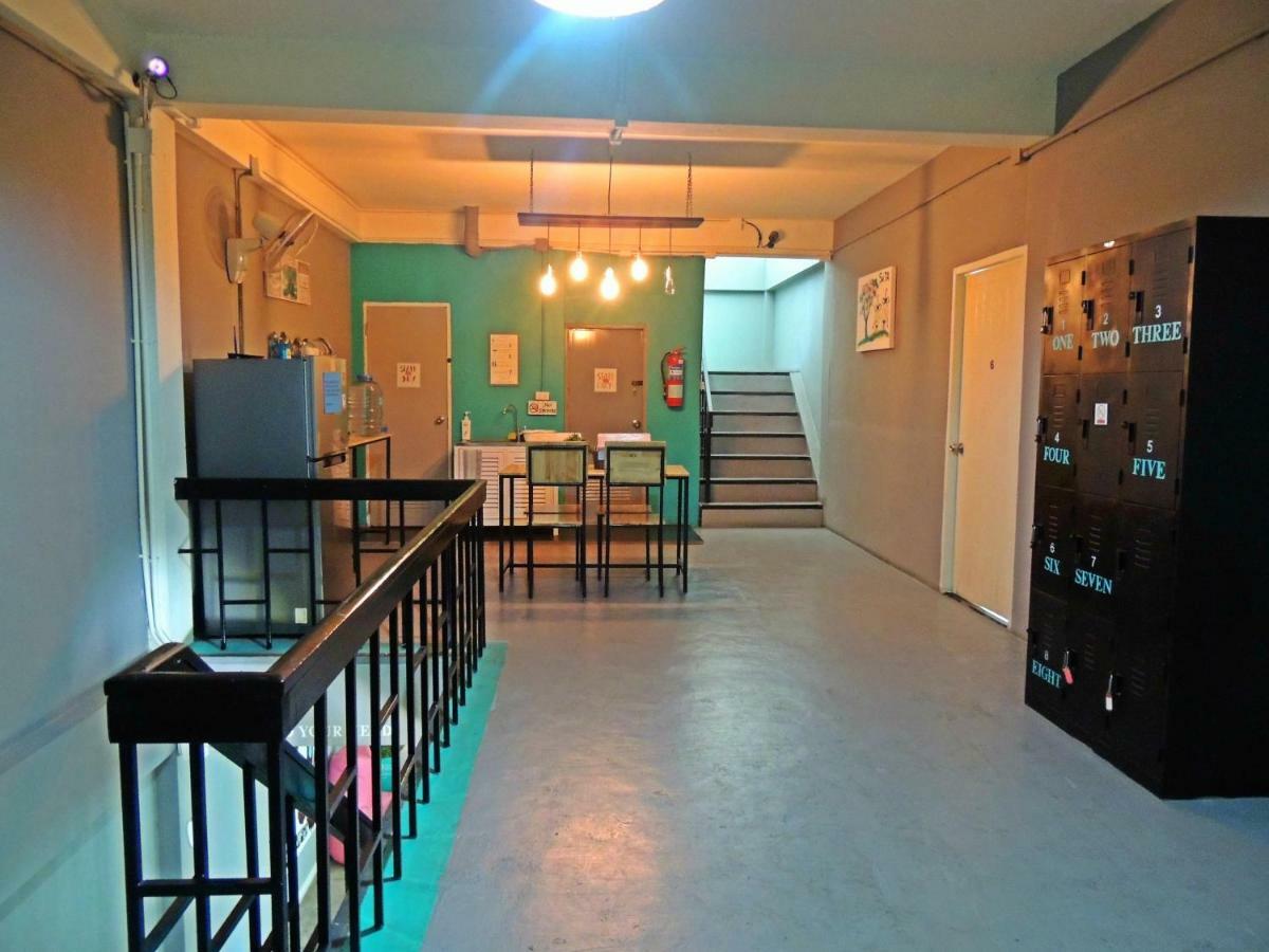 Love Cnx Guesthouse Chiang Mai Esterno foto