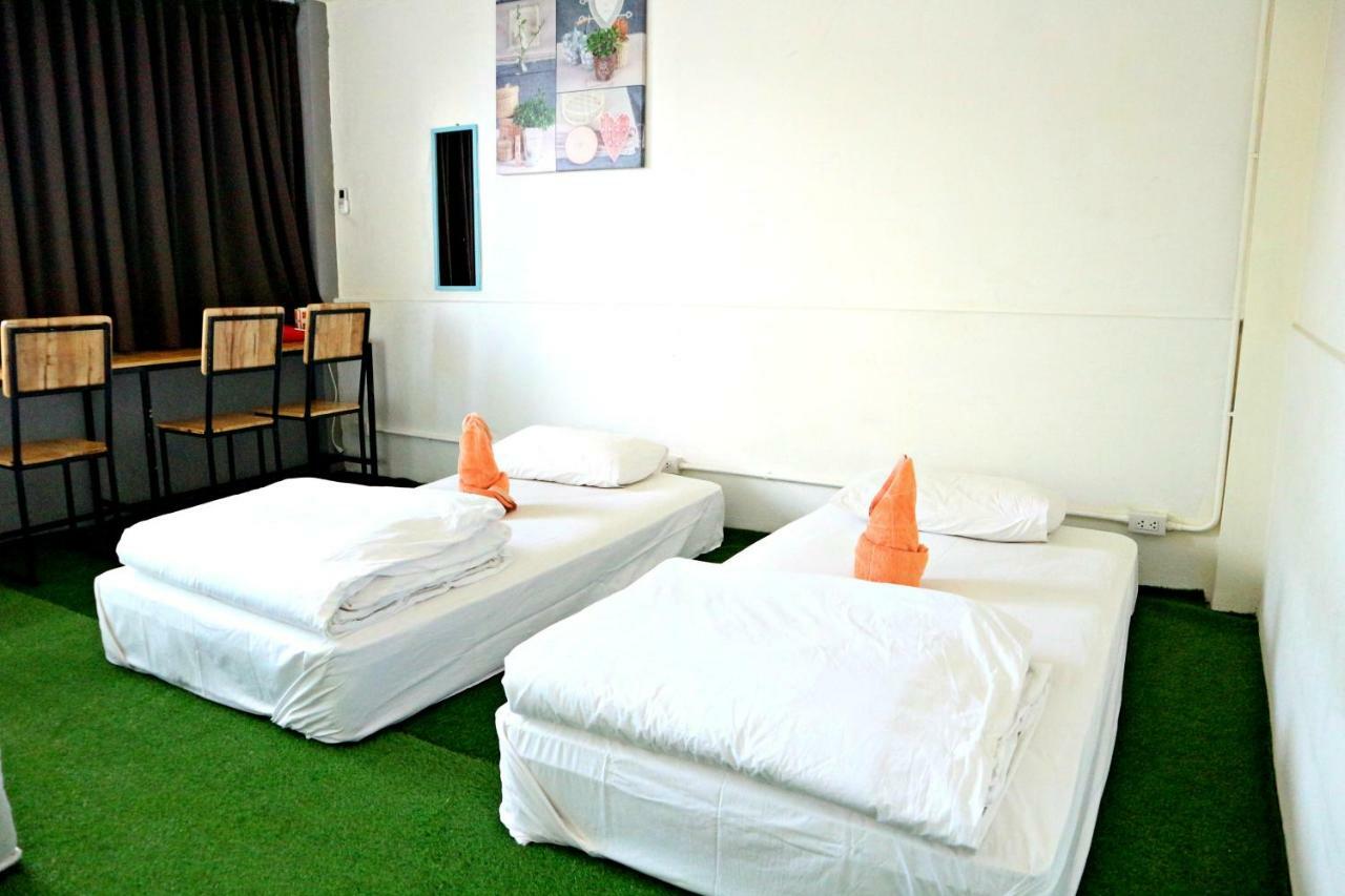 Love Cnx Guesthouse Chiang Mai Esterno foto