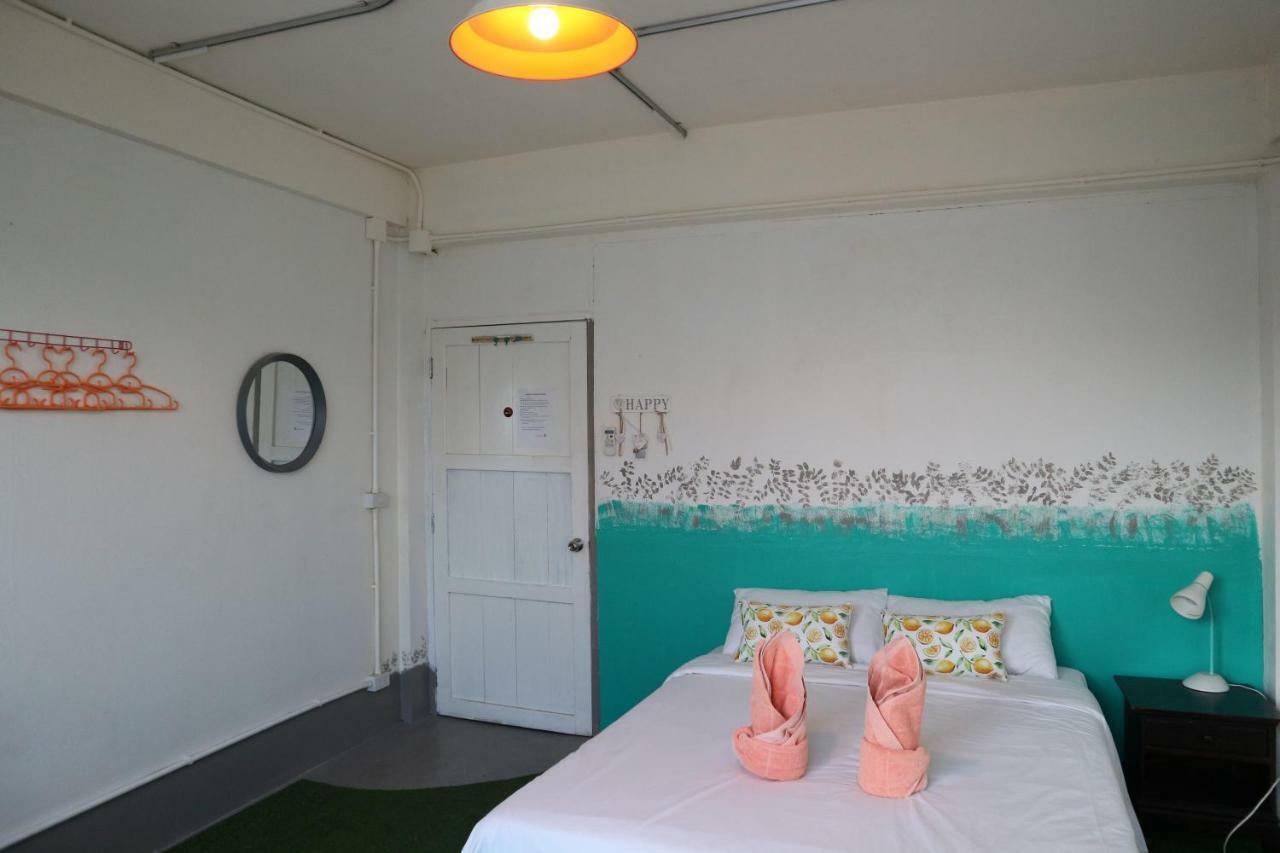 Love Cnx Guesthouse Chiang Mai Esterno foto