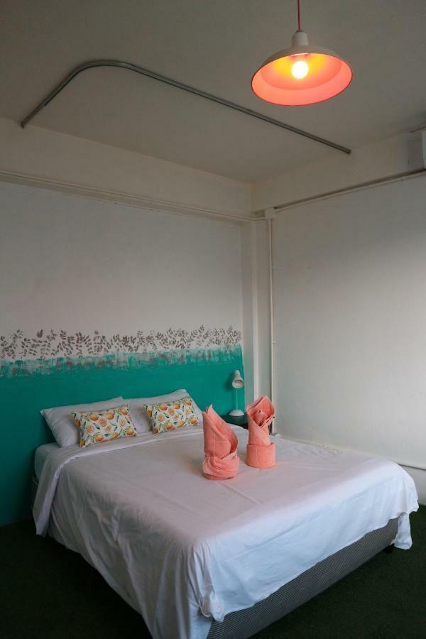 Love Cnx Guesthouse Chiang Mai Esterno foto